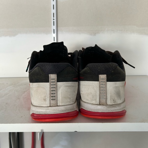 Nike Metcon 2 red black and white gym and running shoe - Picture 4 of 5